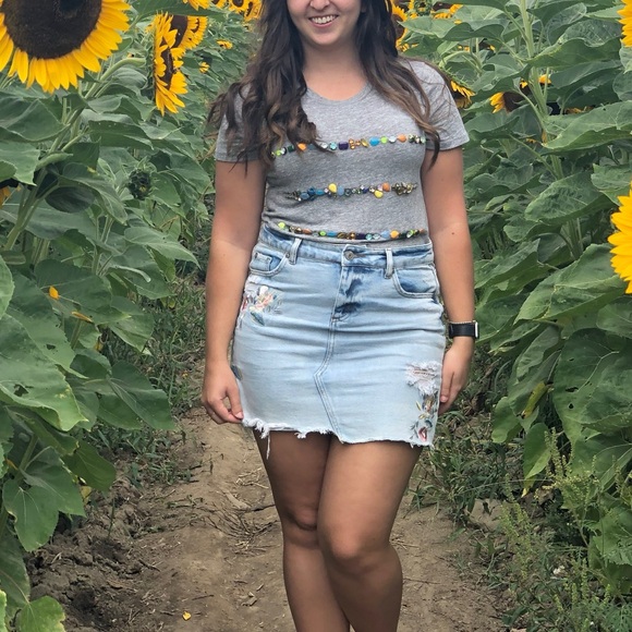 Denim mini skirt with embroidery - Picture 3 of 6